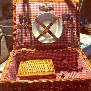 Picnic basket